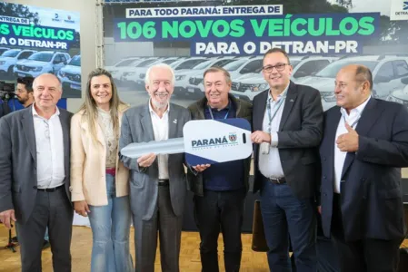 Governador Darci Piana participa entrega de 106 carros para o Detran.