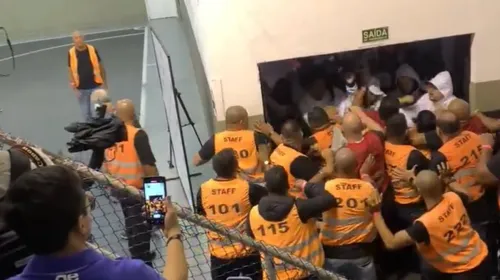 Grupo de torcedores foi parado por Tropa de Choque da PM