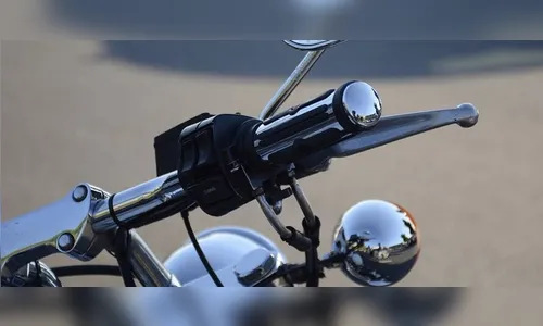 Sem CNH, idoso é preso trafegando em zigue-zague na frente da polícia