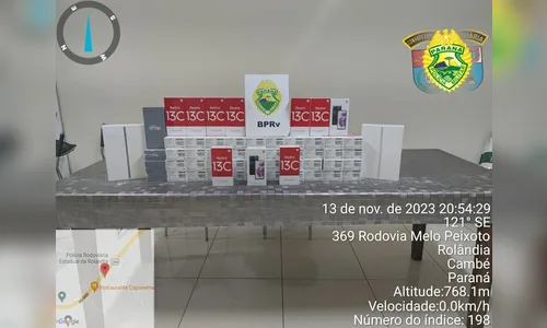 Polícia apreende 50 celulares dentro de ônibus em Rolândia