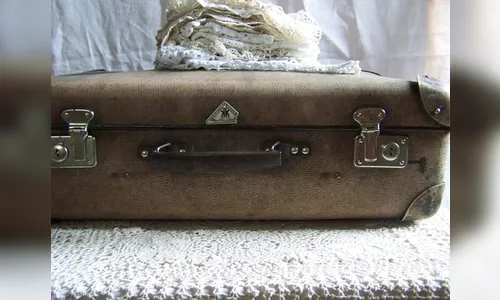 Mulher que foi a hospital com bebê morto dentro de uma mala será presa