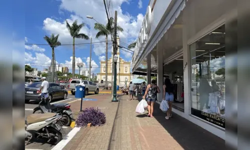 Lojas começam a atender até as 22 horas nesta quinta em Apucarana
