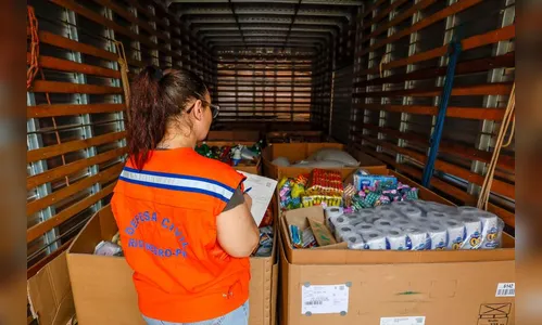 PR doa alimentos e itens de higiene a moradores afetados pela chuva