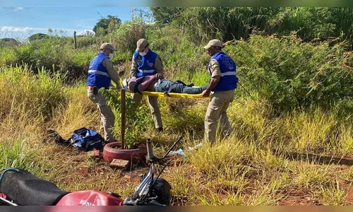 Motociclista de 51 anos fica ferido após motorista furar preferencial