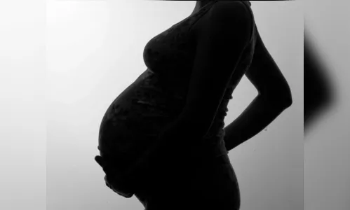 Mulher grávida é agredida com soco na cabeça pelo companheiro