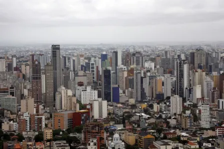 Número absoluto de homicídios também caiu no Paraná