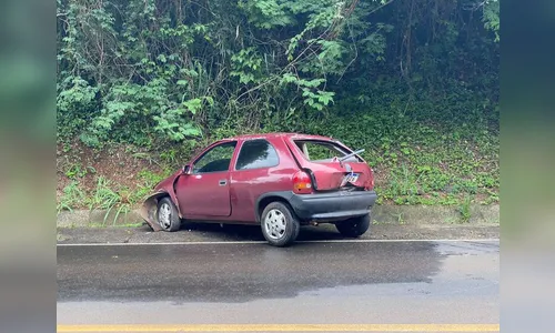 Capotamento na Rodovia do Milho deixa homem ferido