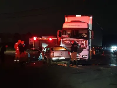 O acidente aconteceu nesta madrugada de terça-feira (21)