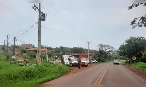 Jovem morre após bater motocicleta em poste na PR-218 em Londrina
