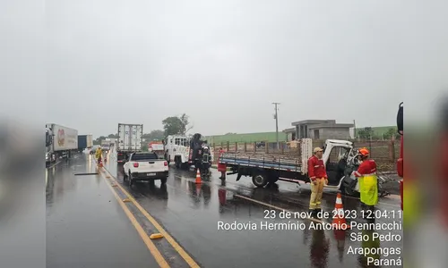 Motorista perde controle e bate de frente com caminhão na PR-444