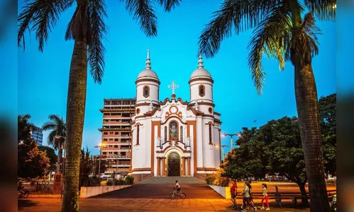 Mulher foge e pede ajuda em igreja após ser ameaçada por companheiro
