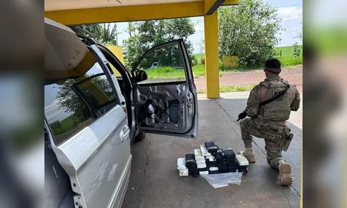 PRF encontra crack escondido em carro e prende motorista em flagrante