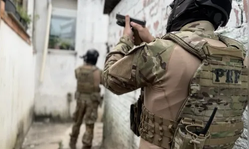 PRF e Polícia Civil prendem sete pessoas ligadas ao roubo de carga