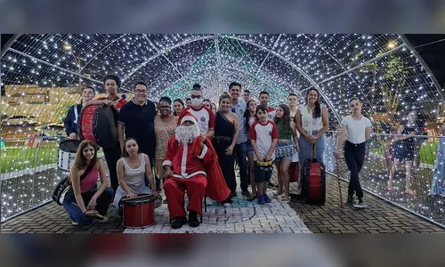 Chegada do Papai Noel reúne muitas famílias em Marilândia do Sul