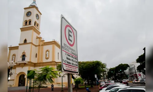 Prefeitura intensifica fiscalização no estacionamento rotativo