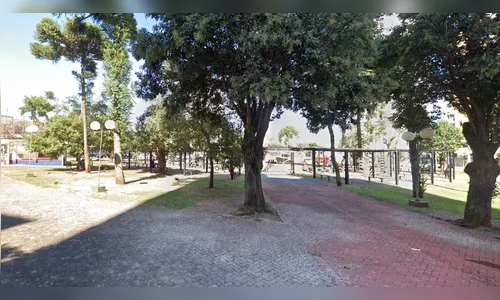 Adolescentes importunam pessoas na 'Praça do Redondo' e PM é chamada