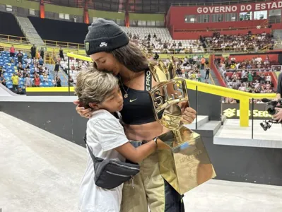 Rayssa Leal defendeu o título de campeã do mundo do SLS Super Crown