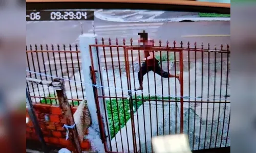 Homem morre ao levar facada no coração; suspeito é visto fugindo