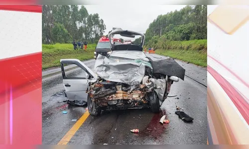 Três pessoas morrem em acidente entre carro e caminhão no Paraná