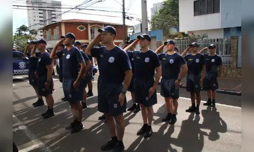GMs em curso de formação participam de ato cívico no Paço Municipal