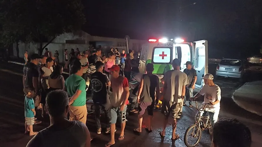 A colisão entre carro e moto aconteceu durante um apagão registrado na cidade em decorrência do temporal