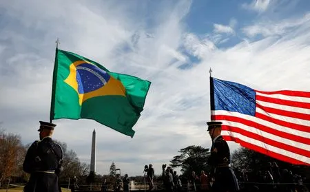 EUA reduzem fila e emitem mais de 1 milhão de vistos para brasileiros em 2023