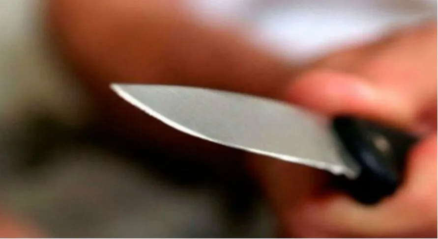 Homem usou faca para ameaçar esposa