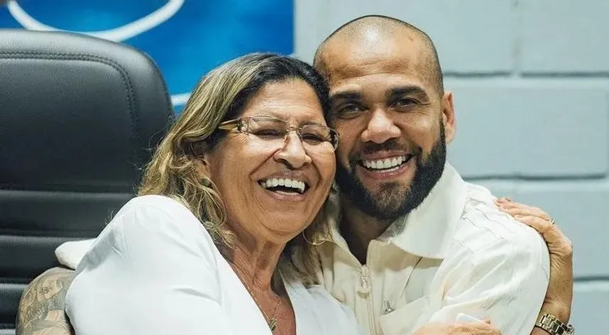 Lucia Alves e o filho Daniel Alves