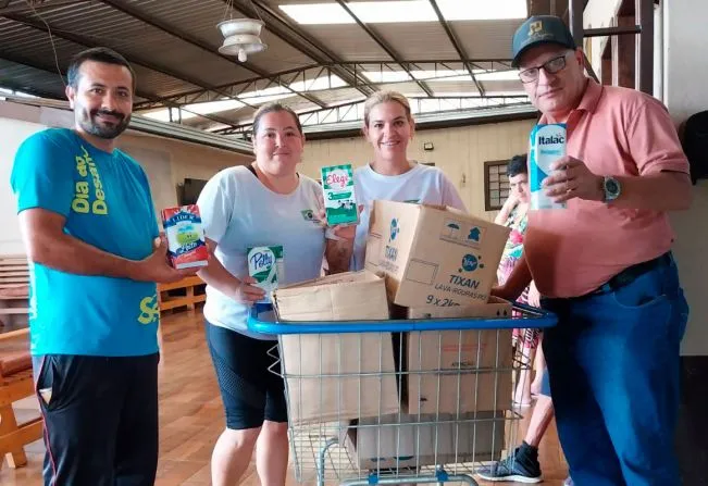 Pedala Paraná arrecada cerca de 70 caixas de leite para asilo.