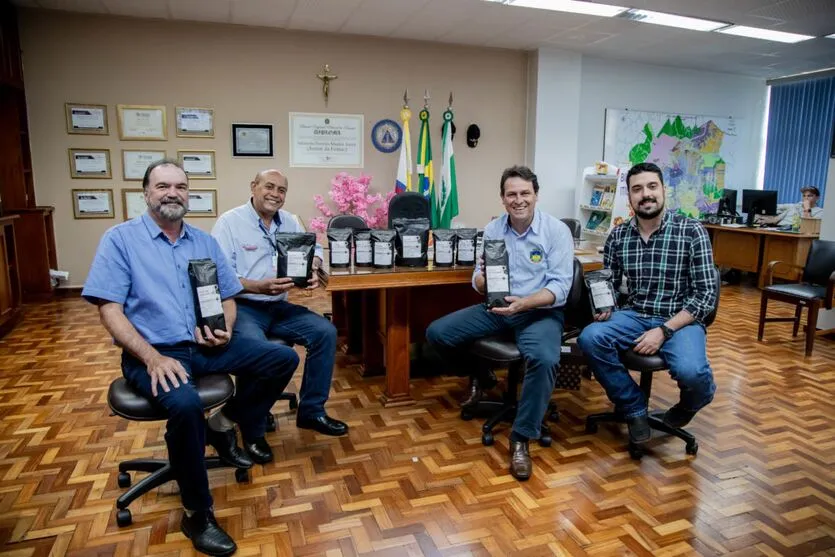 Café “Vô Adelino” foi apresentado ao prefeito