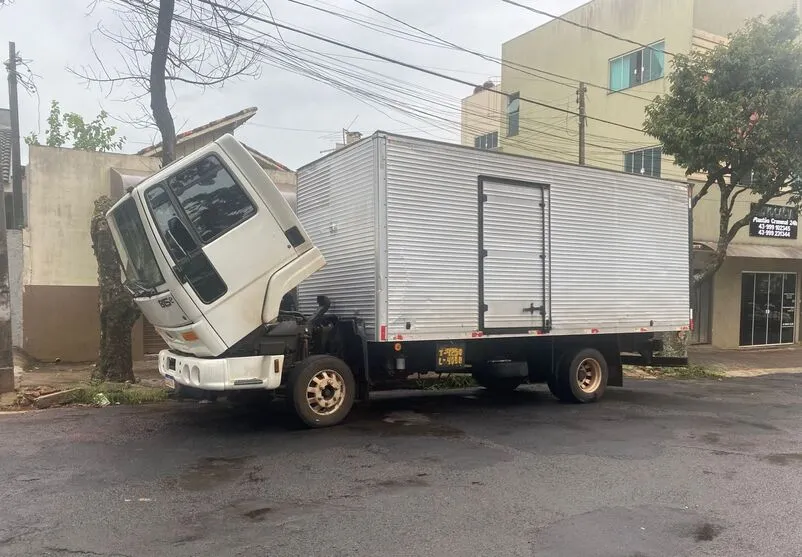 Caminhão furtado foi encontrado no Parque Industrial Norte