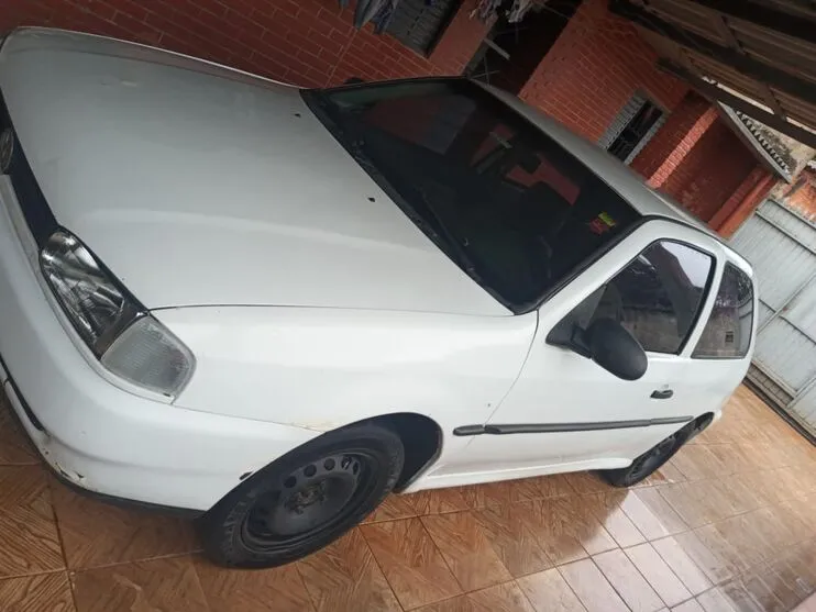 Carro furtado é um Gol branco