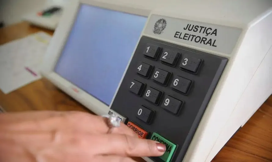 Eleitores precisam regularizar o título até o dia 8 de maio