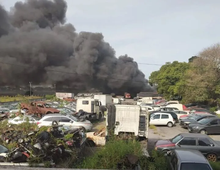 Incêndio aconteceu na tarde desta sexta-feira (29)