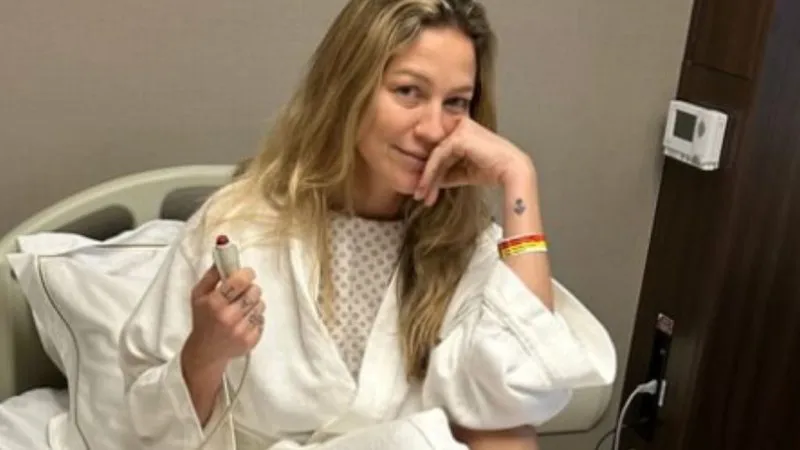 Luana surgiu no hospital momentos antes da cirurgia para conversar com os seguidores