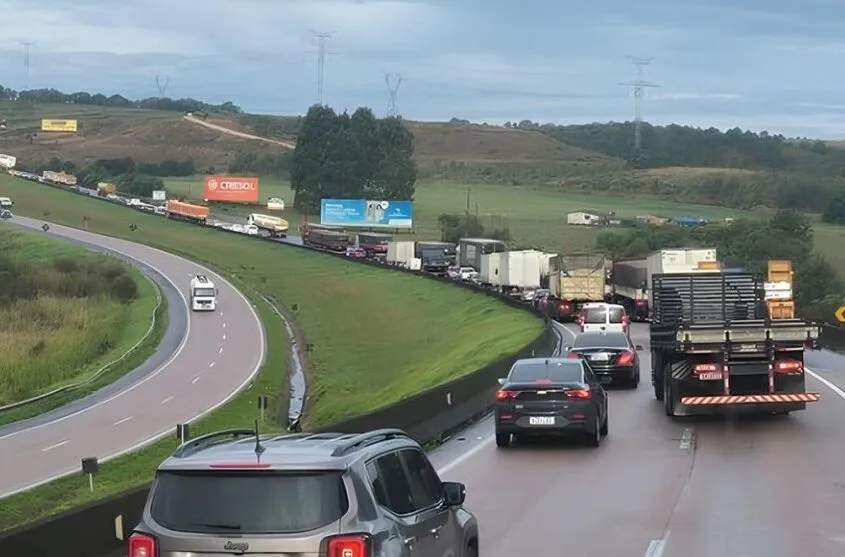 Movimento é grande nas rodovias que levam ao litoral