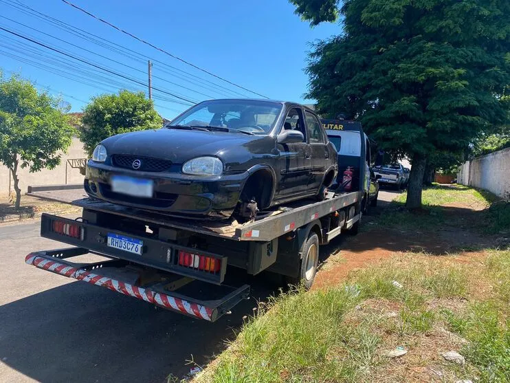 O carro foi furtado na quarta-feira