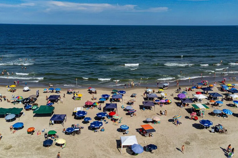 Praias paranaenses estão entre as mais limpas