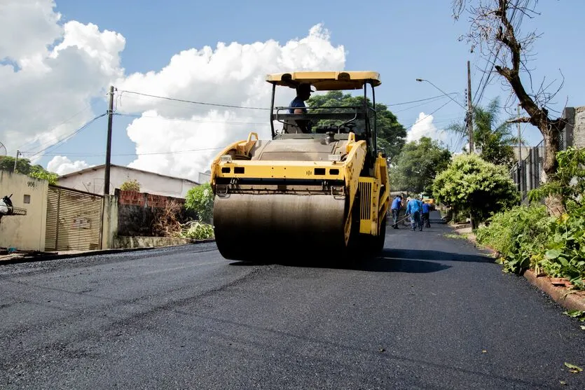 Recape asfáltico é realizado em bairro de Apucarana