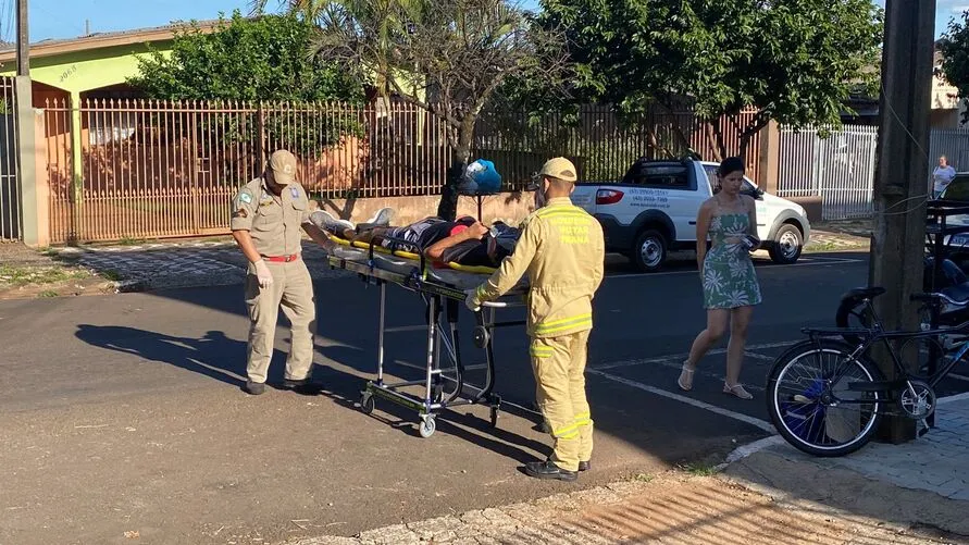 Socorristas atenderam ciclista após acidente