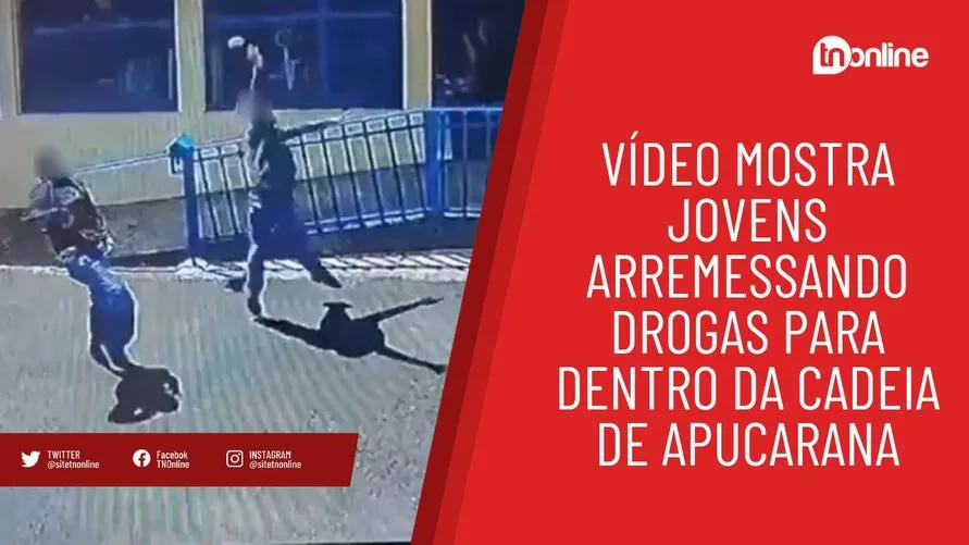 Vídeo mostra dupla arremessando drogas para dentro de cadeia