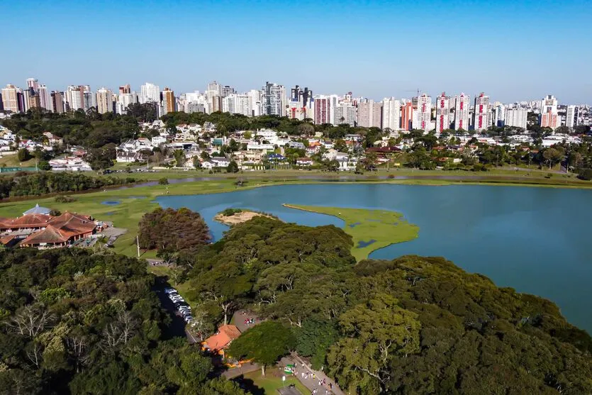 Vista panorâmica de Curitiba a partir do Parque Barigui
