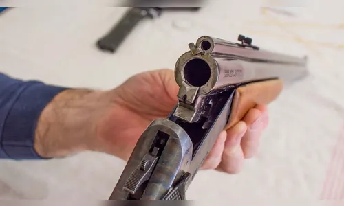 Após briga, homem efetua disparo com espingarda calibre.12 em Faxinal