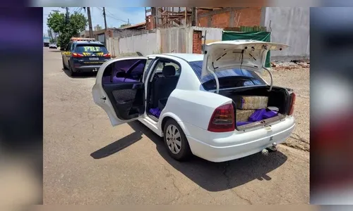 PRF apreende veículo carregado com 170 kg de maconha em Londrina