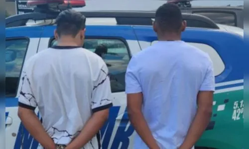 Homem é morto e grávida é esfaqueada durante chá revelação