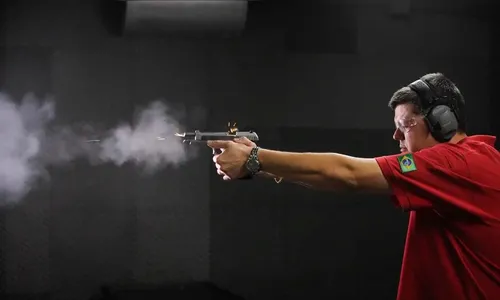 Exército volta a autorizar novos CACs, suspensos por Lula em 2023