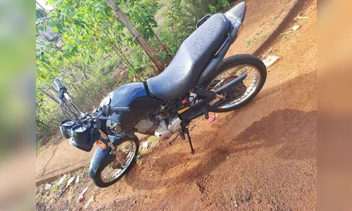 PM recupera moto furtada e apreende adolescente no Sumatra II