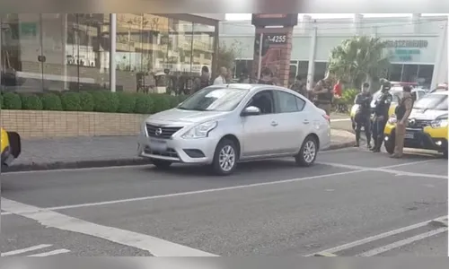 Policial civil é preso em flagrante por assaltar carro no Paraná