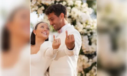 Larissa Manoela 'entra' sozinha em casamento com Frambach