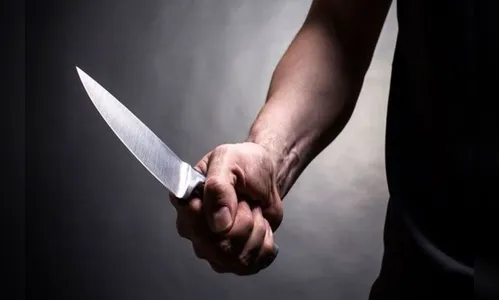 Homem é ferido com facada no quadril após briga em bar de Rio Bom